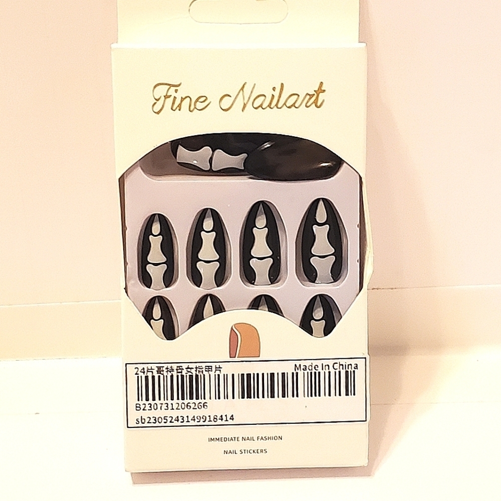 Press On Nails Stiletto Skeleton Finger Bones White On Black